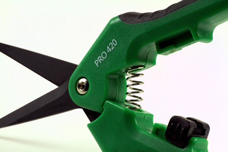 PRO 420 Scissors- Spring Loaded- Professional Manicure Scissors for Cannabis - PRO 420 Scissors