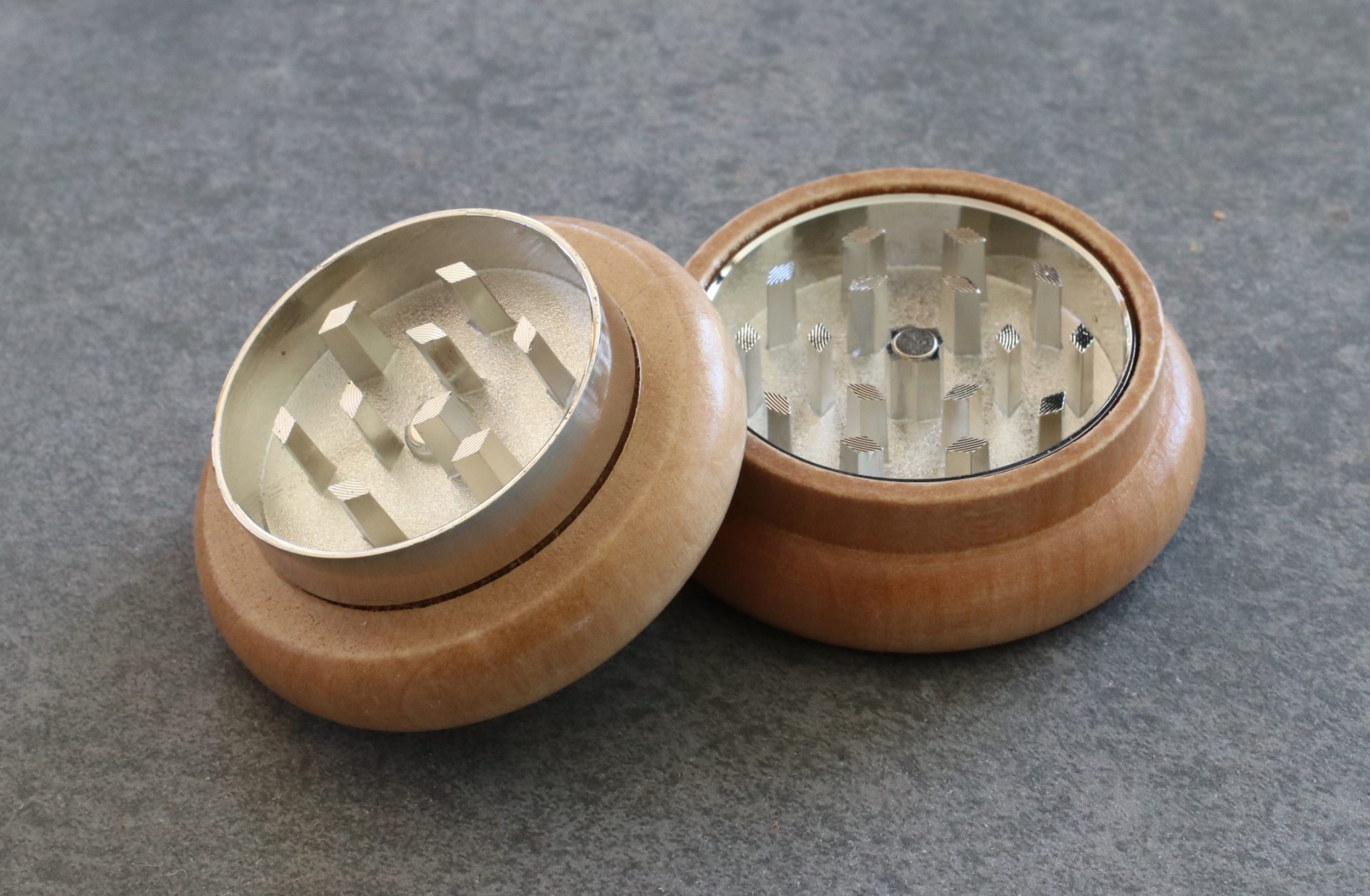 2" Wood Herb Grinder-2-piece Magnetic Lid