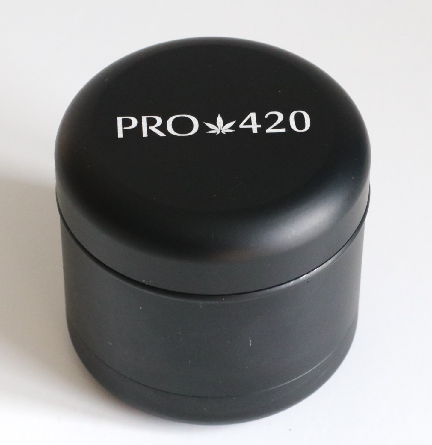 PRO 420 Herb Grinder-2" Diameter-4 Piece Professional Herb & Marijuana Grinder - PRO 420 Herb Grinder