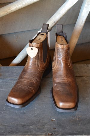 Ariat