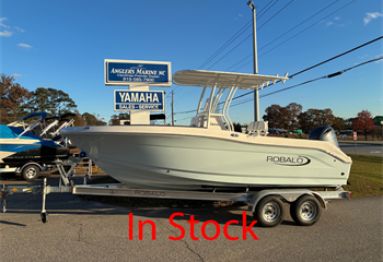 2026 Robalo R200 Ice Blue Boat